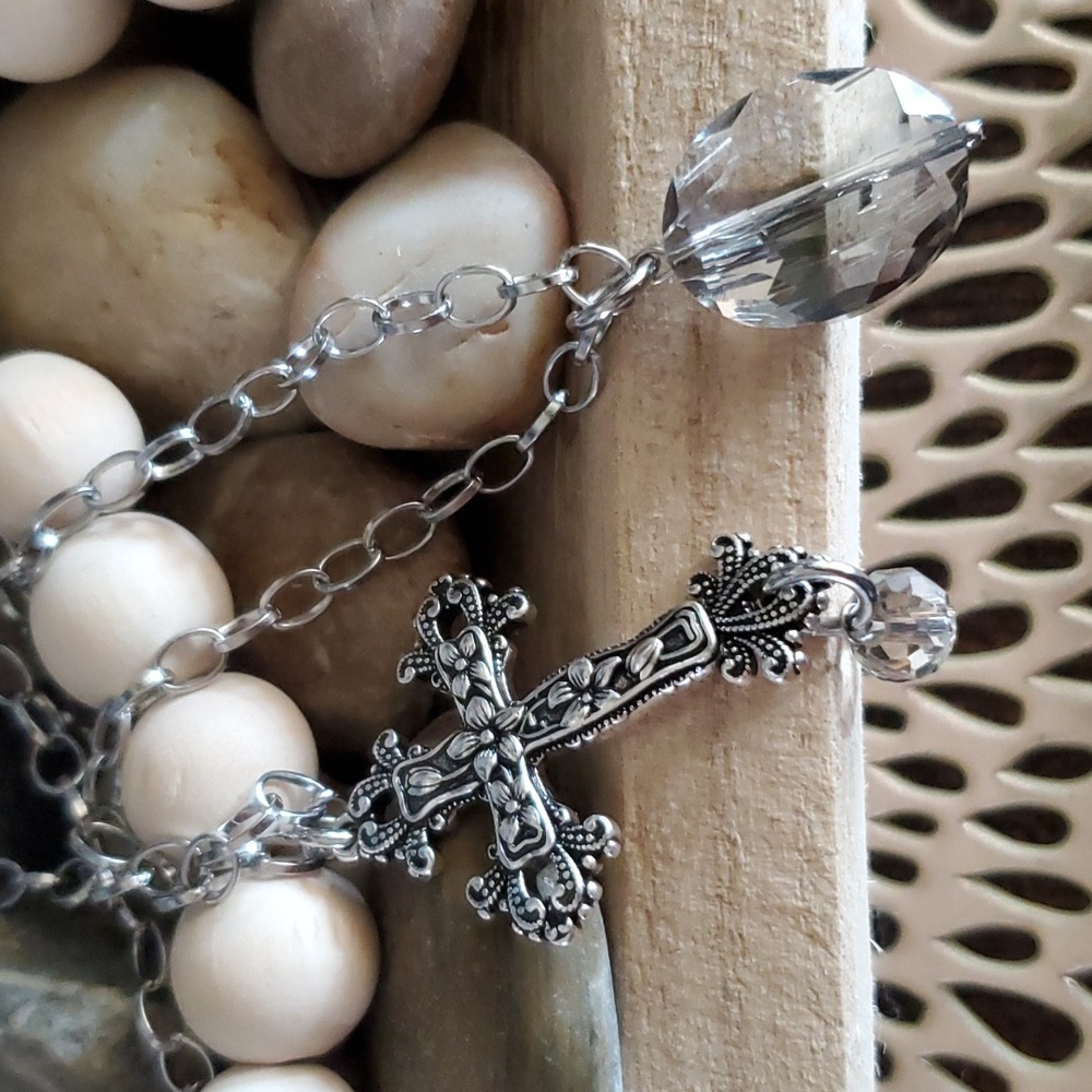 Elegant Silver Cross Necklace